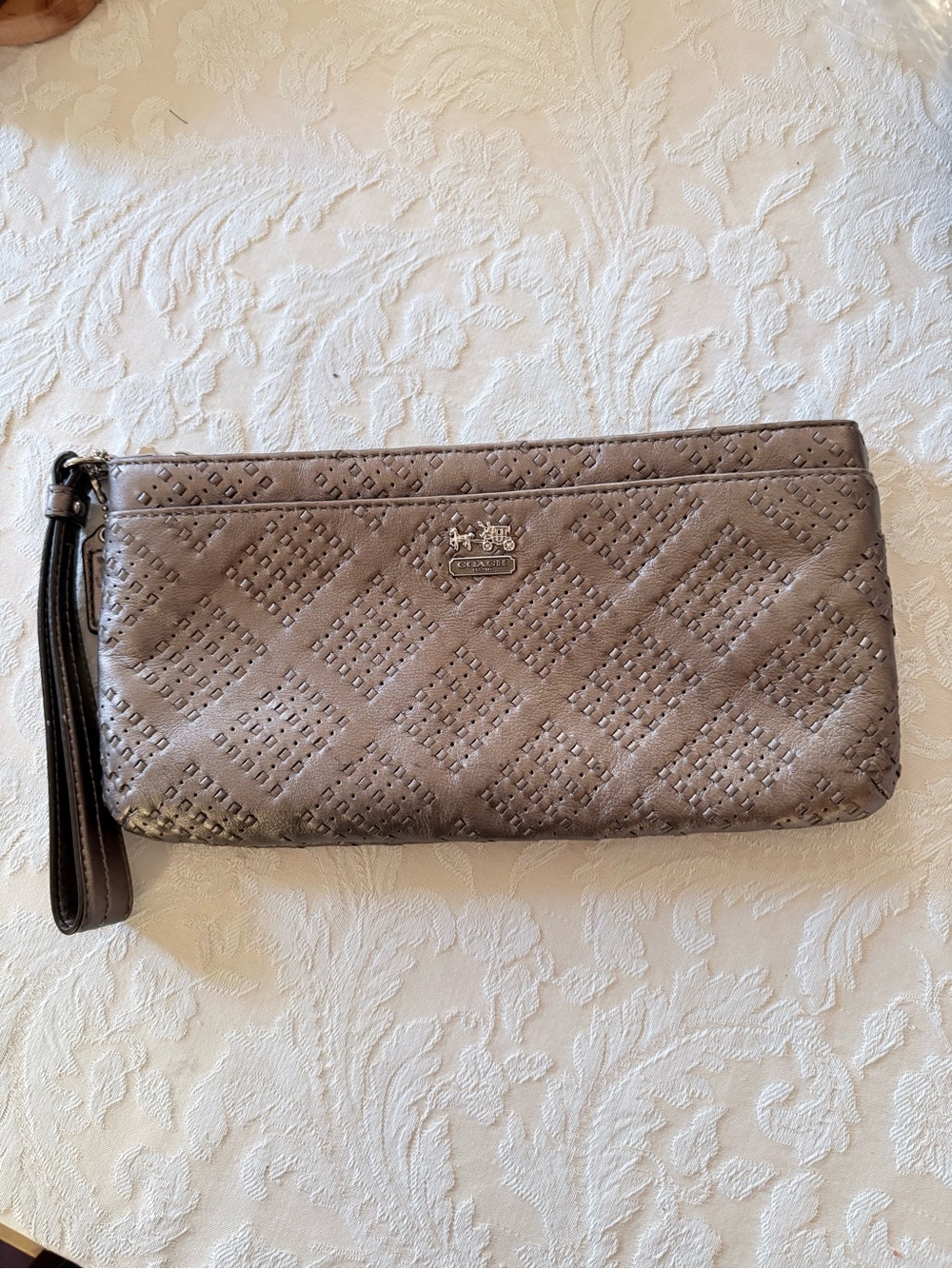 Coach Madison Large Wristlet/Clutch in Pewter Grey Metallic Woven Leather